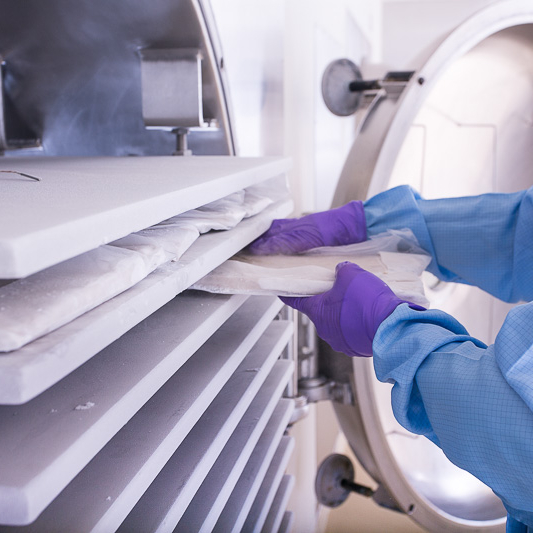 Trays with freeze-dried plant extracts